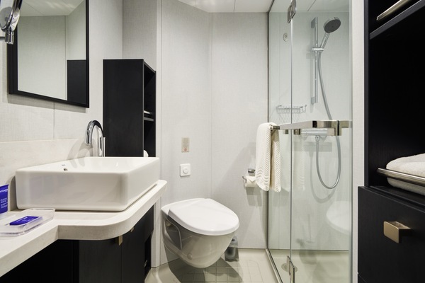 Marella Cruises Marella Discovery 2 Junior Suite ©Marella Cruises 6.jpg